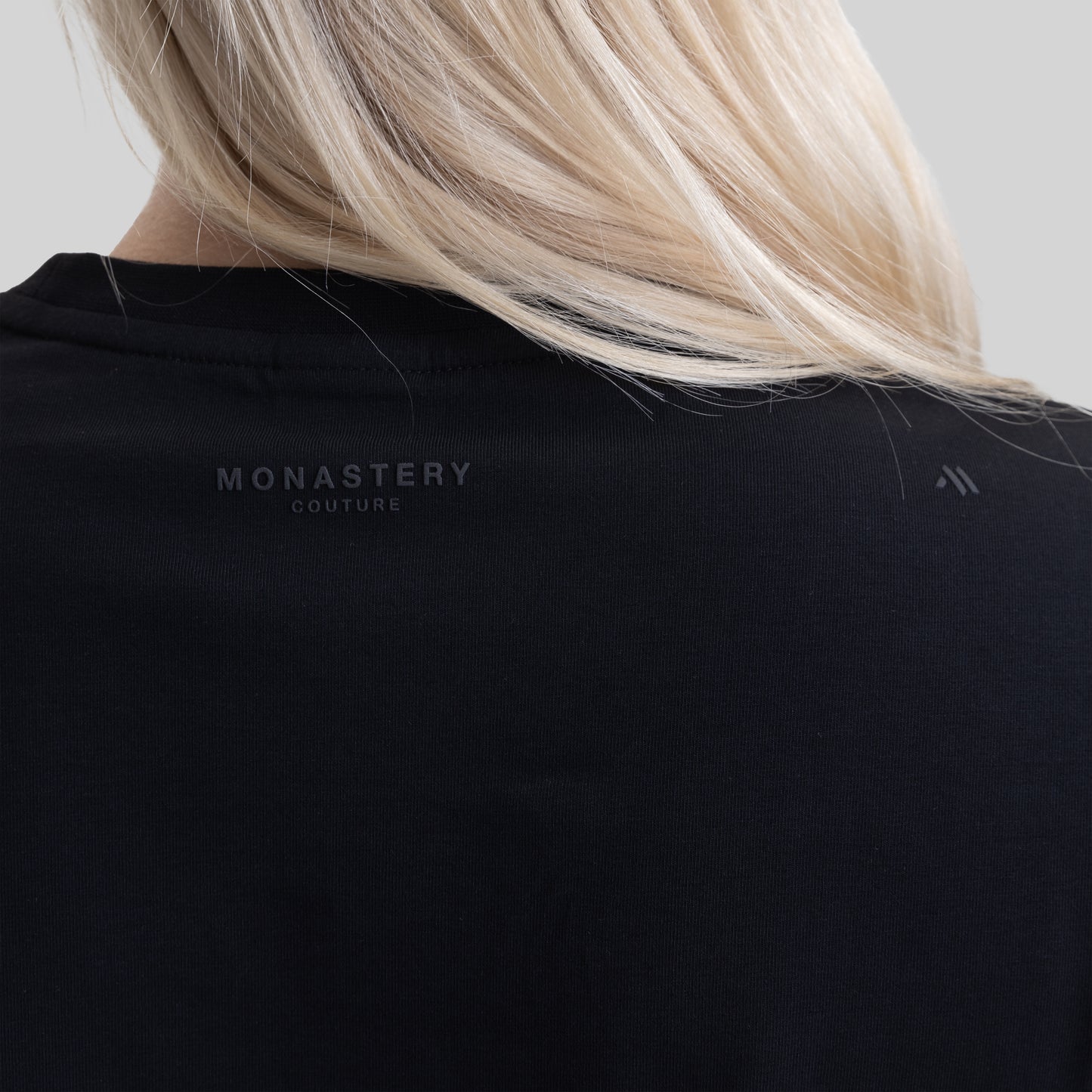 TAURI T-SHIRT BLACK  W